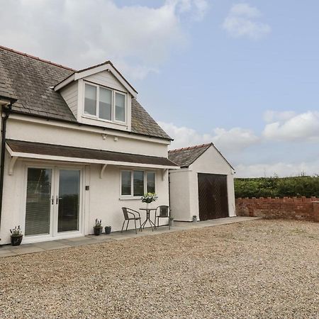 Bryn Eglwys Bach Villa Llanfairpwllgwyngyll Exterior photo